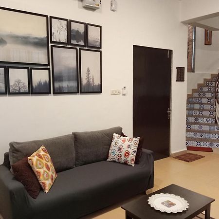 Karjat Villa Exteriér fotografie