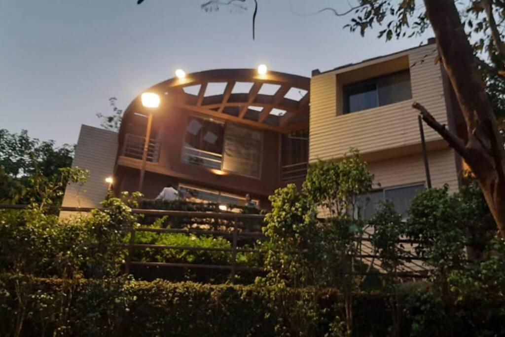 Karjat Villa Exteriér fotografie